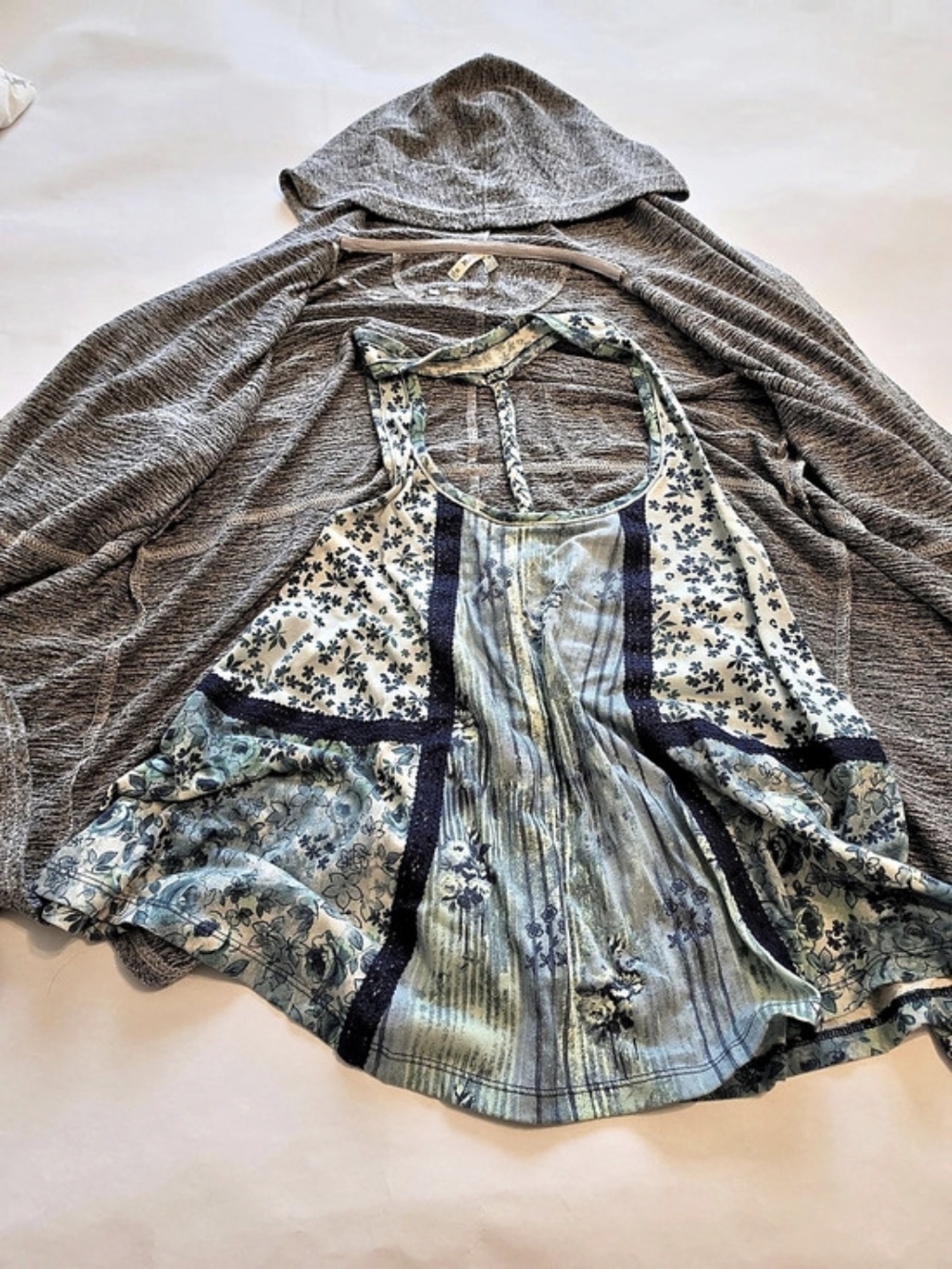 Mudd Floral Tank Top & Hooded Cardigan Medium